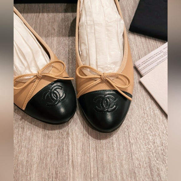 Chanel Classic Ballet Flat - Size 35.5 - Picture 4 of 10